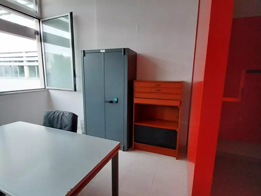 Immagine 8 di Negozio in affitto  a Marcianise