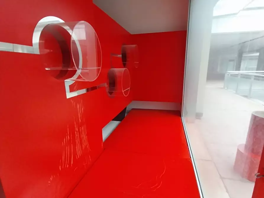 Immagine 6 di Negozio in affitto  a Marcianise