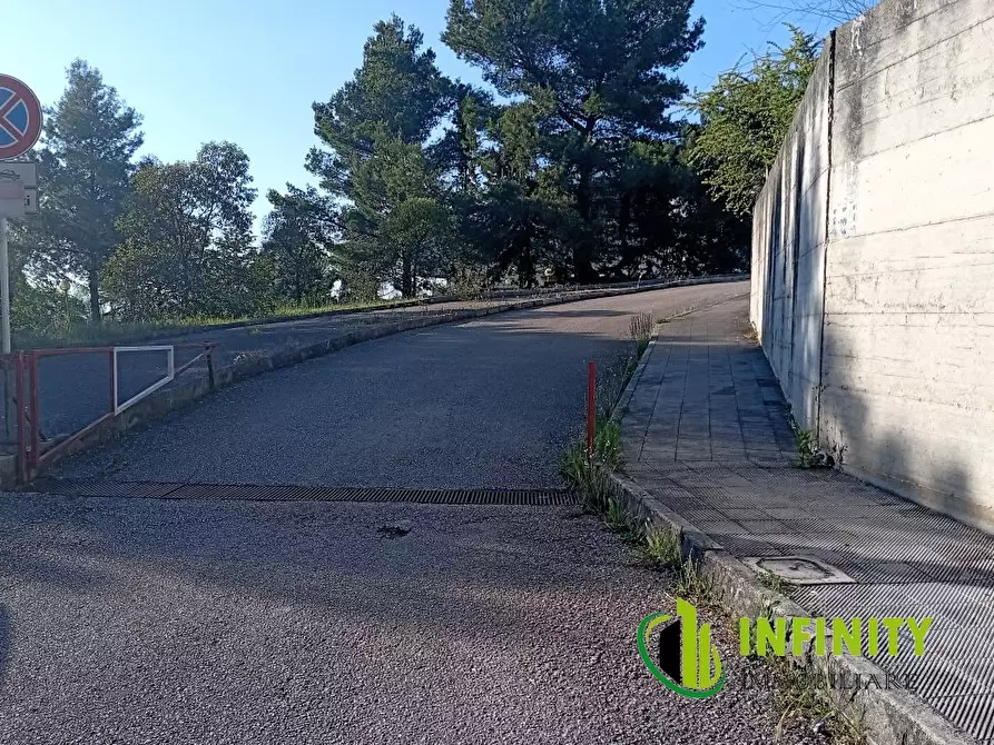 Immagine 3 di Negozio in affitto  82f a Matera