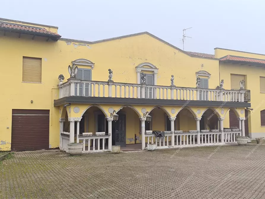 Immagine 3 di Negozio in affitto  2 a Vernate