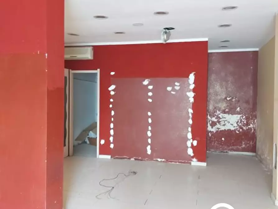 Immagine 5 di Negozio in affitto  a Caivano