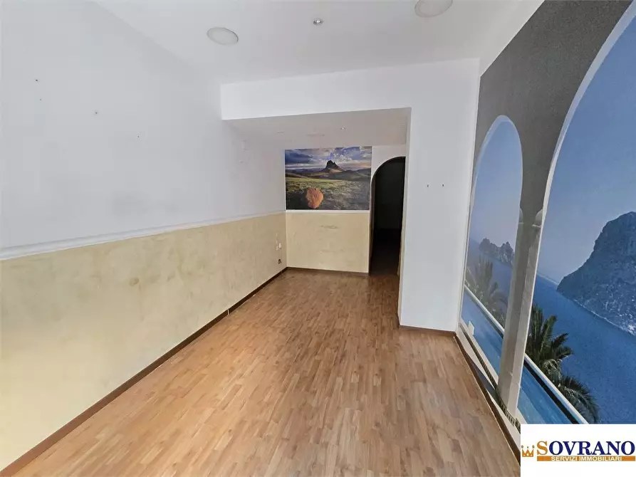 Immagine 3 di Negozio in affitto  a Palermo