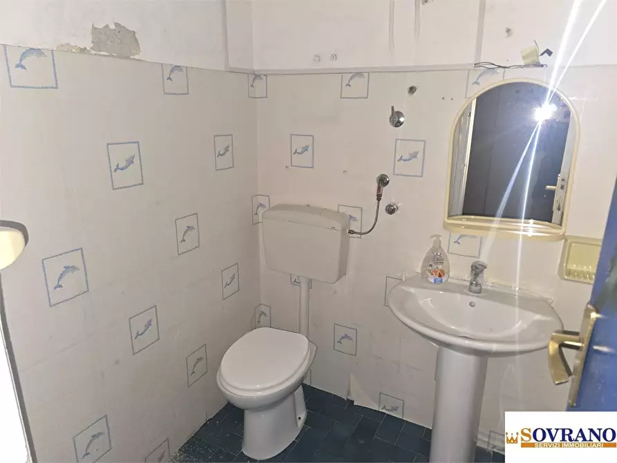 Immagine 8 di Negozio in affitto  a Palermo