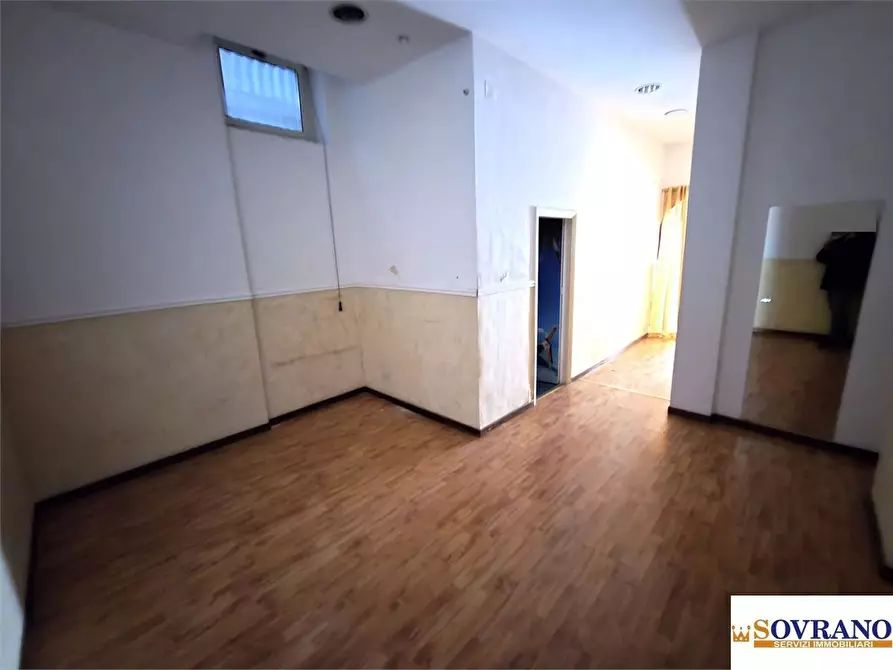 Immagine 7 di Negozio in affitto  a Palermo