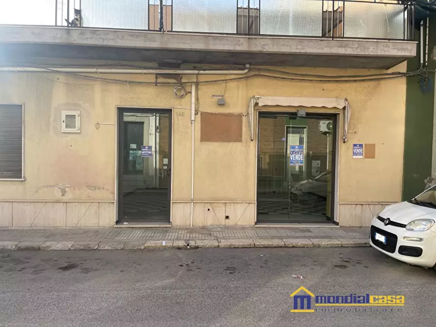 Immagine 2 di Negozio in affitto  142 a Pachino