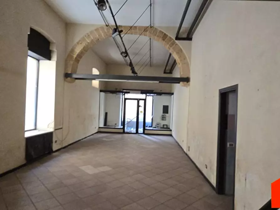 Immagine 2 di Negozio in affitto  a Alcamo