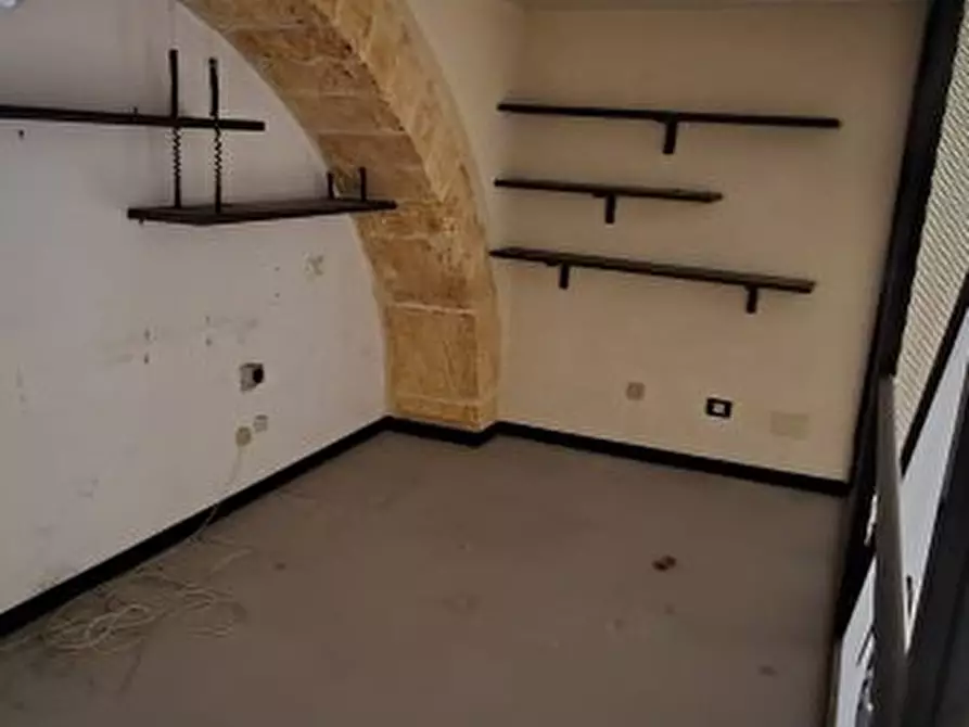 Immagine 4 di Negozio in affitto  a Alcamo