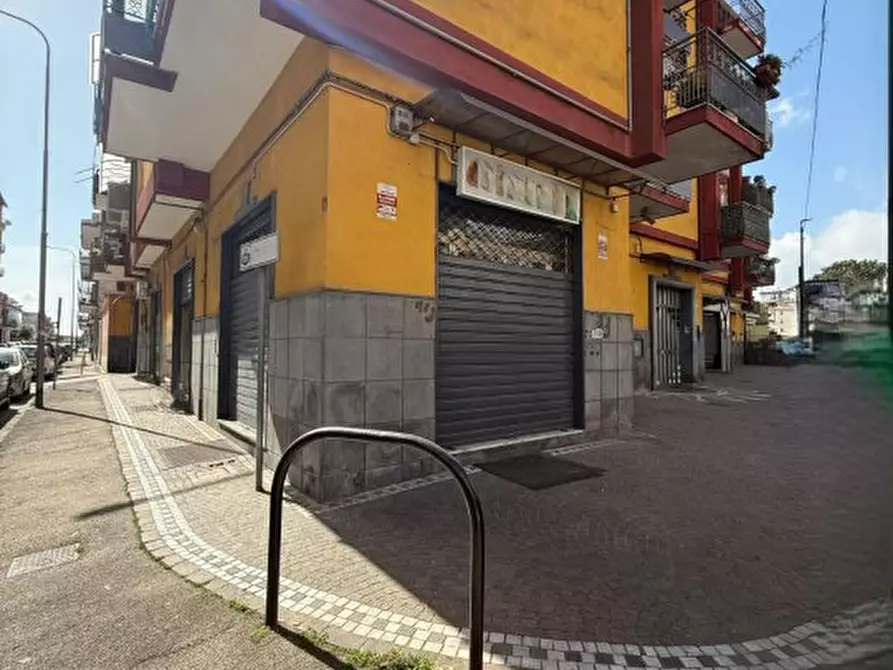 Immagine 1 di Negozio in affitto  a Casoria