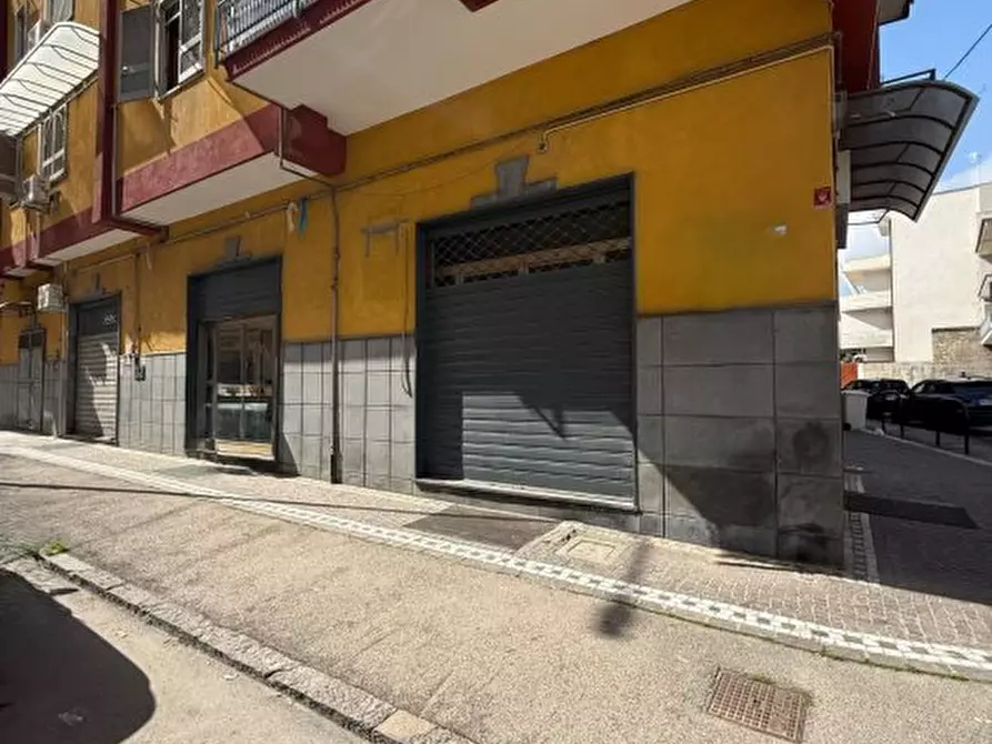Immagine 2 di Negozio in affitto  a Casoria