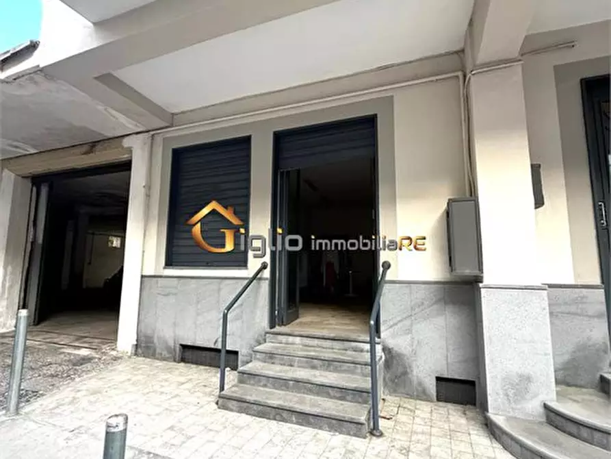 Immagine 1 di Negozio in affitto  a Caivano