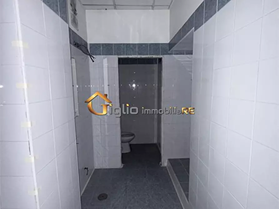 Immagine 7 di Negozio in affitto  a Afragola