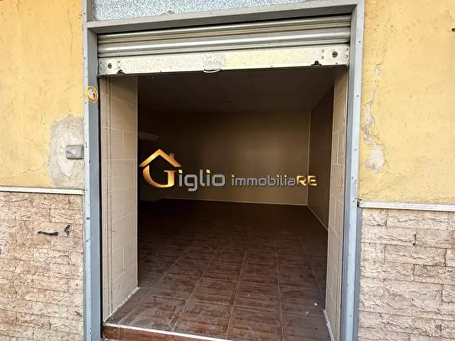 Immagine 6 di Negozio in affitto  a Afragola