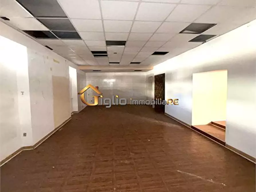 Immagine 3 di Negozio in affitto  a Afragola