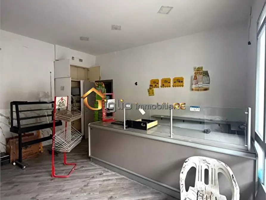 Immagine 4 di Negozio in affitto  a Afragola