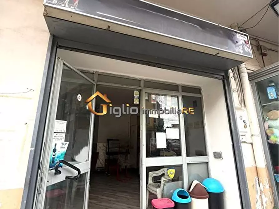 Immagine 1 di Negozio in affitto  a Afragola