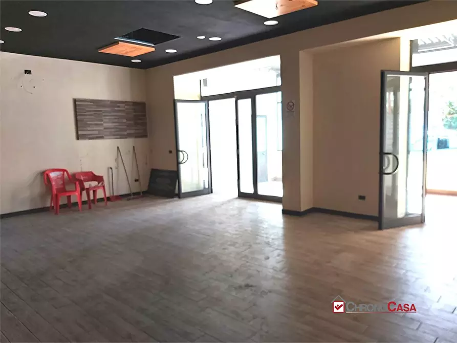 Immagine 3 di Negozio in affitto  a Messina