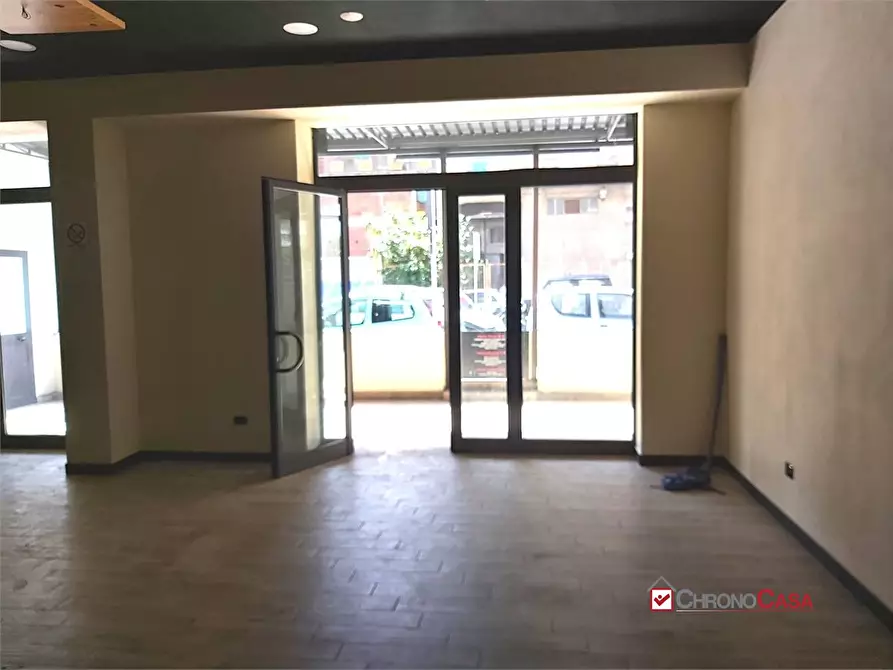 Immagine 4 di Negozio in affitto  a Messina