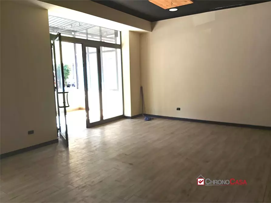 Immagine 8 di Negozio in affitto  a Messina