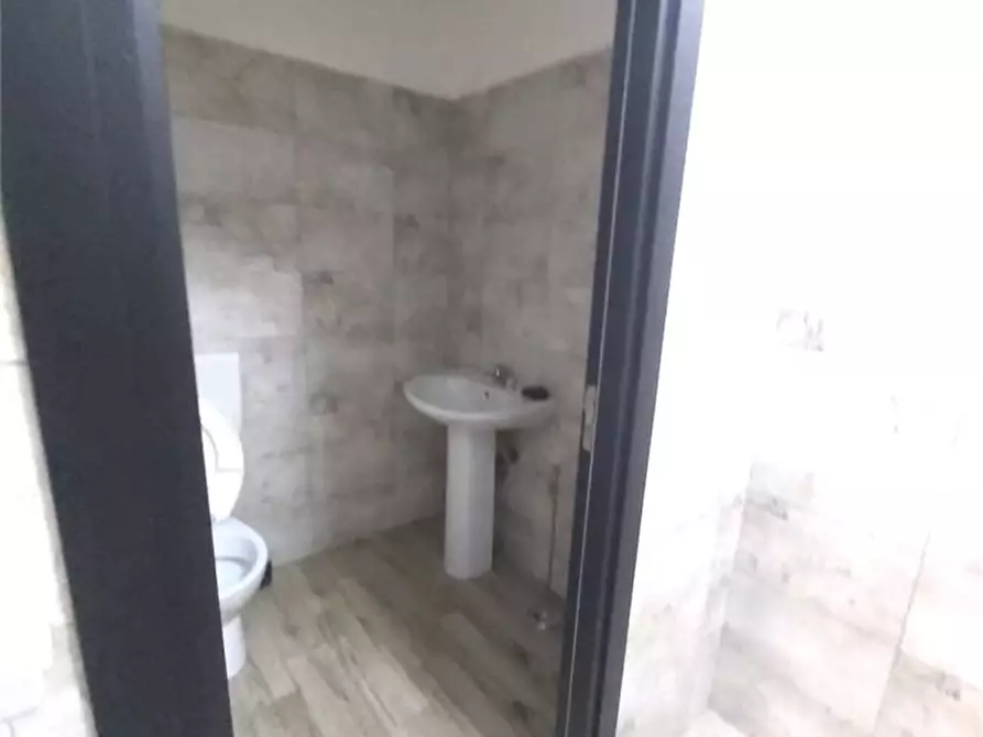 Immagine 9 di Negozio in affitto  a Messina