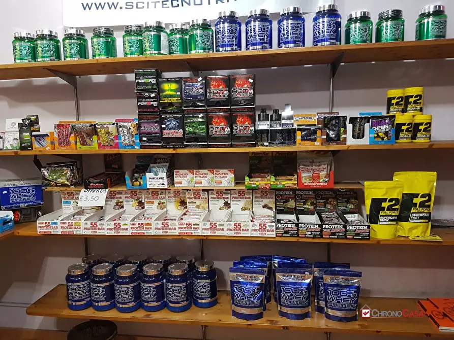 Immagine 3 di Negozio in affitto  a Messina