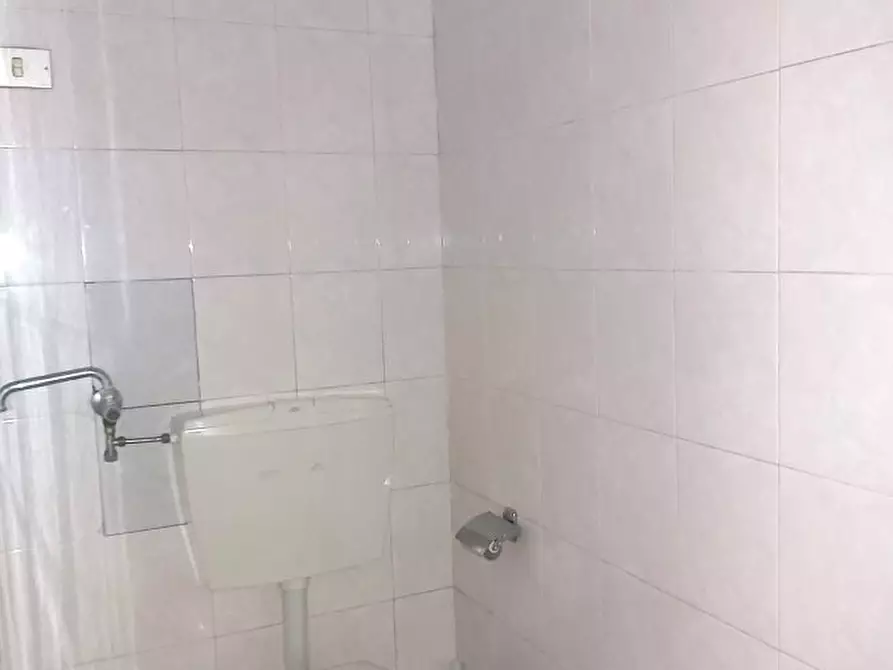 Immagine 9 di Negozio in affitto  a Messina