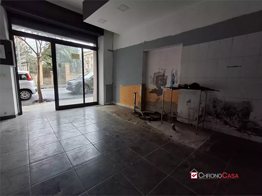 Immagine 1 di Negozio in affitto  140 a Messina