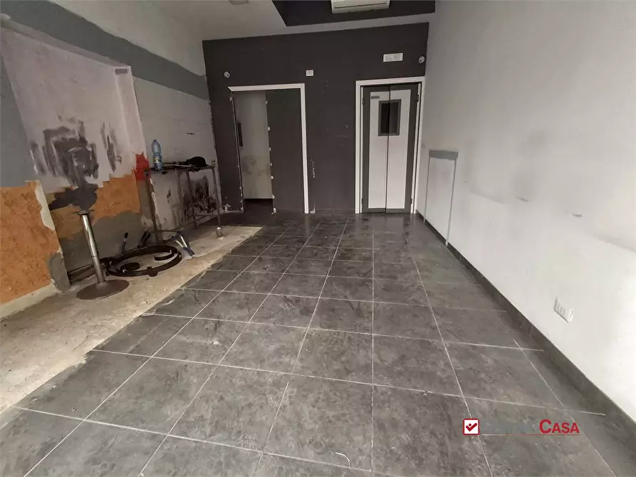 Immagine 9 di Negozio in affitto  140 a Messina
