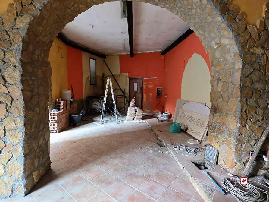 Immagine 2 di Negozio in affitto  a Messina