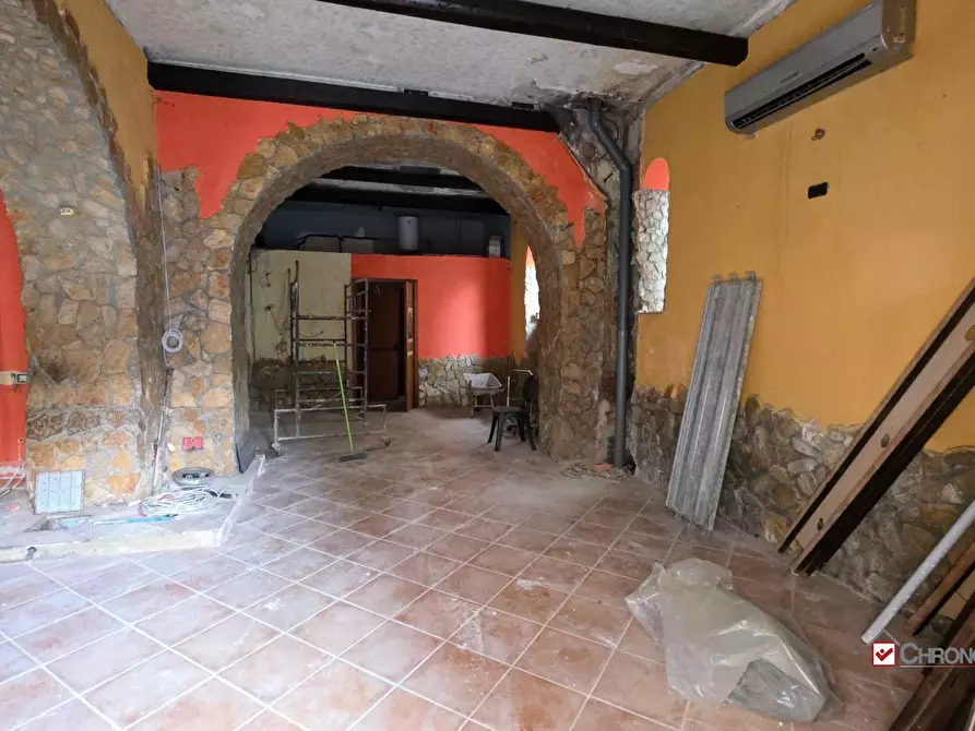 Immagine 6 di Negozio in affitto  a Messina
