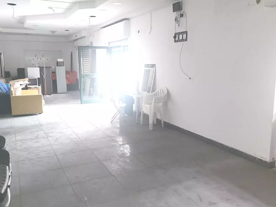 Immagine 7 di Negozio in affitto  a Casoria