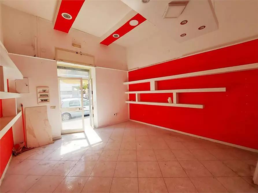 Immagine 4 di Negozio in affitto  64 a Afragola