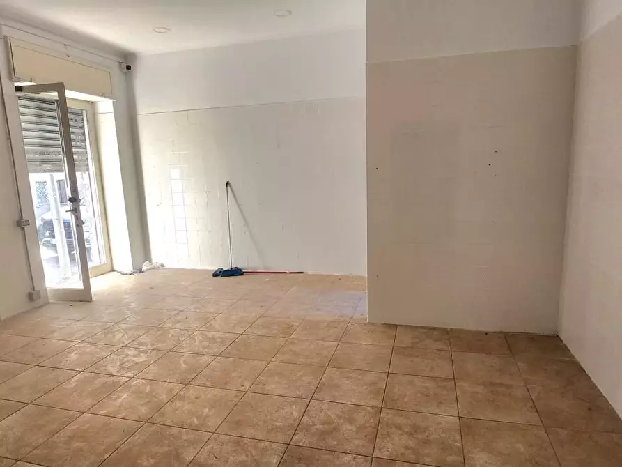 Immagine 4 di Negozio in affitto  7 a Afragola