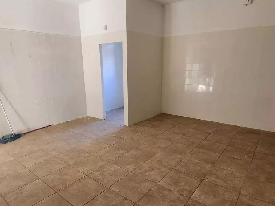 Immagine 6 di Negozio in affitto  7 a Afragola