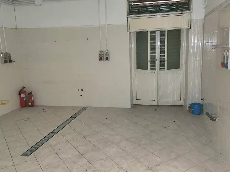 Immagine 10 di Negozio in affitto  7 a Afragola