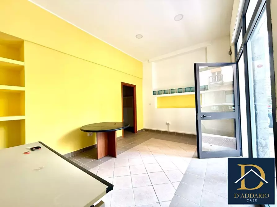 Immagine 2 di Negozio in affitto  43 a Taranto