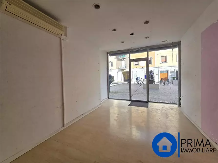 Immagine 2 di Negozio in affitto  a Terni