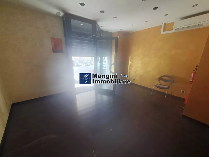 Immagine 4 di Negozio in affitto  a Livorno