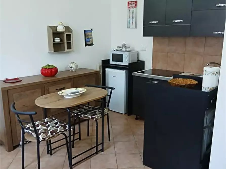 Immagine 1 di Loft/Open space in affitto  a Ortonovo