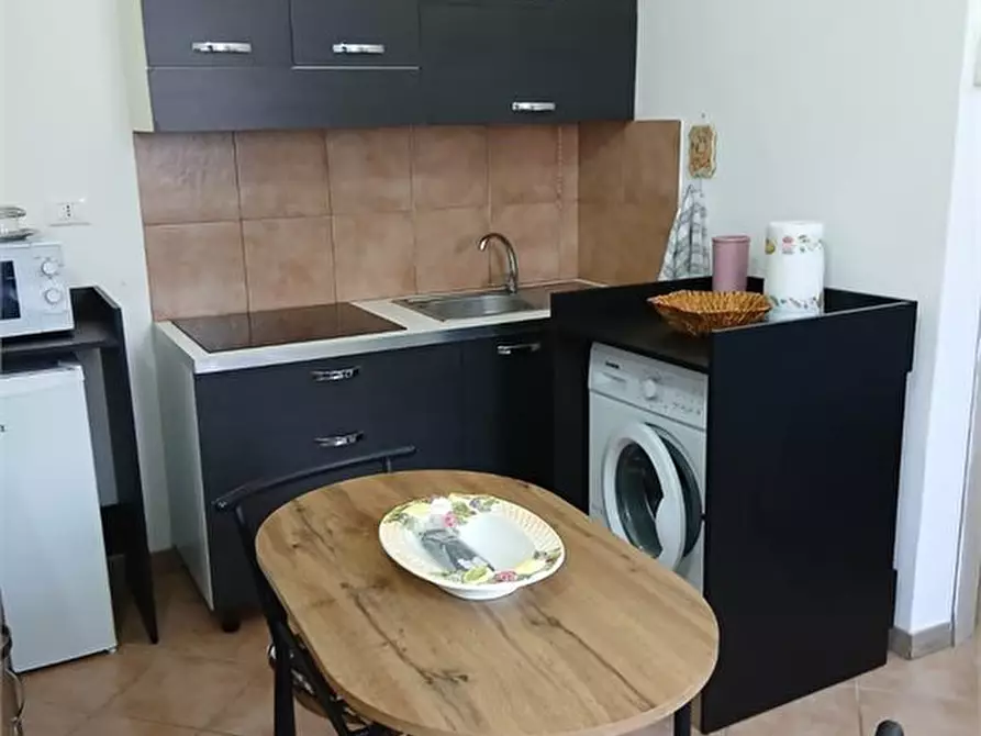 Immagine 3 di Loft/Open space in affitto  a Ortonovo