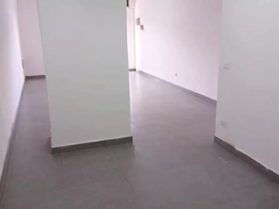 Immagine 8 di Magazzino in affitto  a Messina