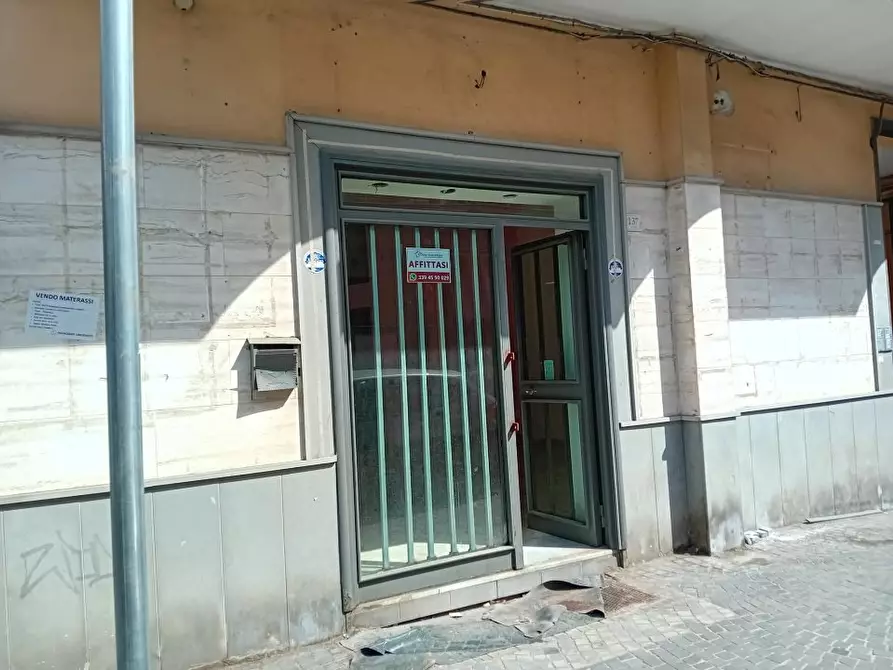 Immagine 1 di Negozio in affitto  a Casalnuovo Di Napoli