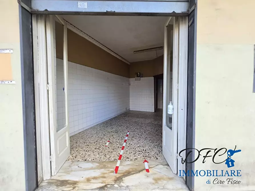 Immagine 8 di Negozio in affitto  a Afragola
