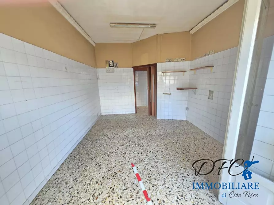 Immagine 2 di Negozio in affitto  a Afragola