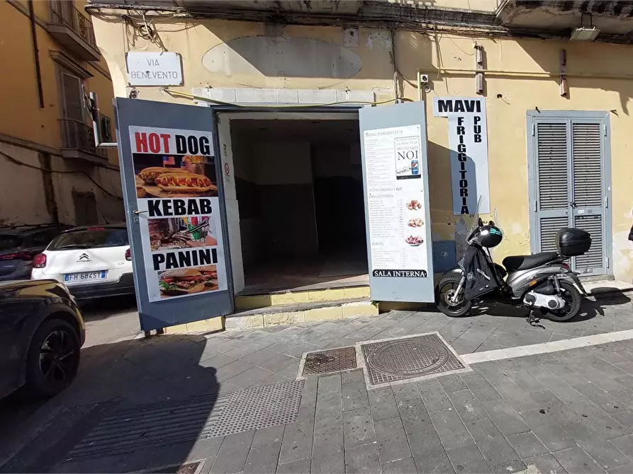 Immagine 1 di Negozio in affitto  1 a Casalnuovo Di Napoli