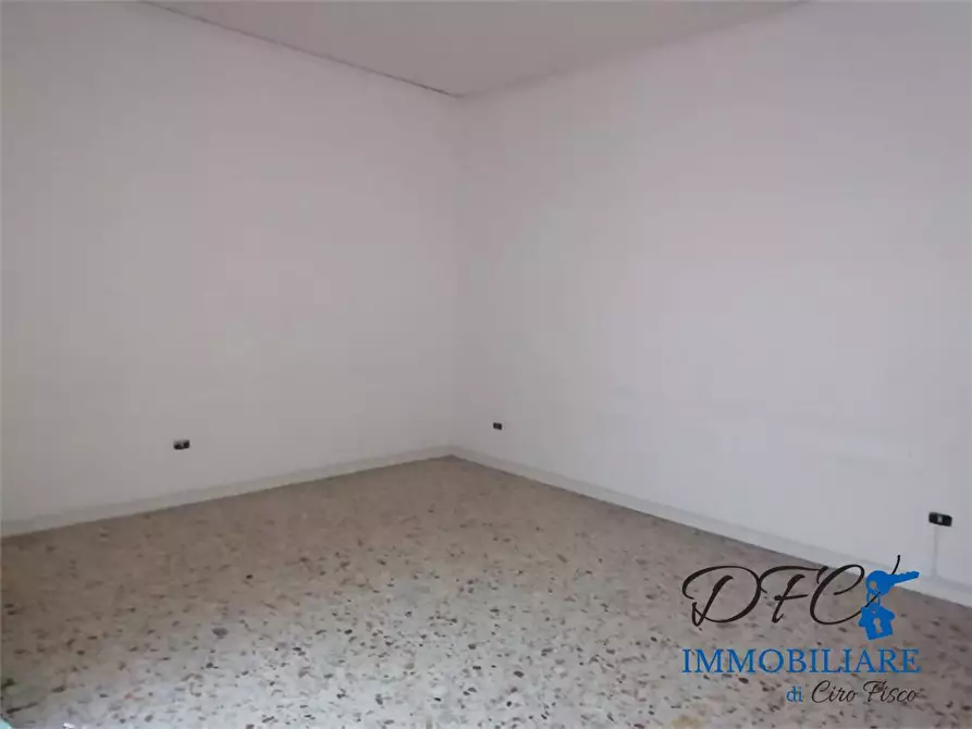 Immagine 7 di Negozio in affitto  a Afragola