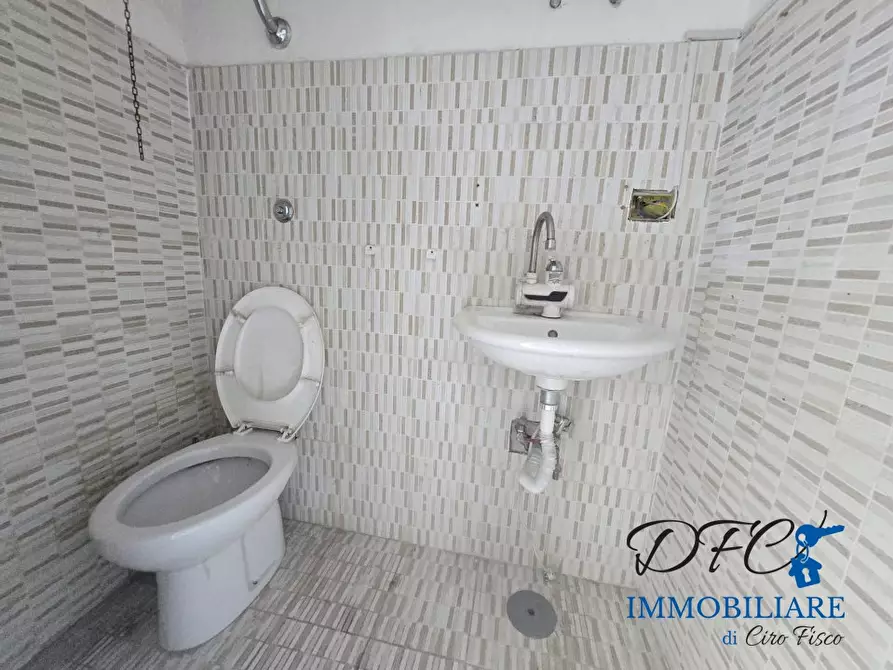 Immagine 5 di Negozio in affitto  a Afragola