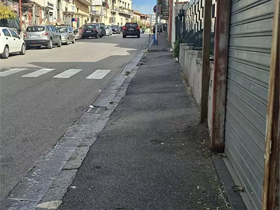 Immagine 2 di Negozio in affitto  a Boscotrecase