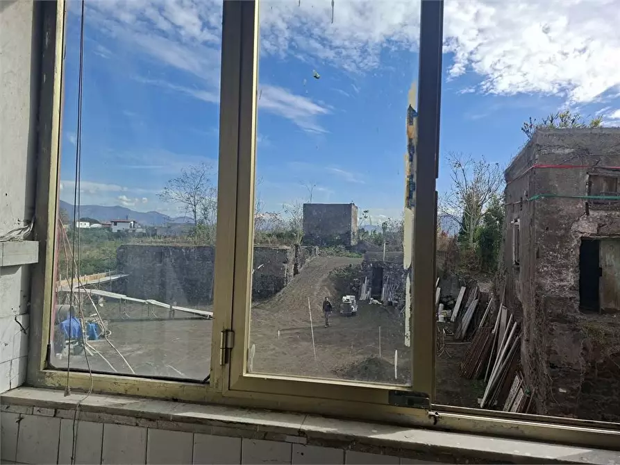 Immagine 6 di Negozio in affitto  a Boscotrecase