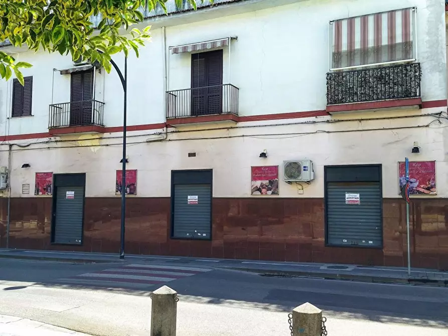 Immagine 2 di Negozio in affitto  140 a Casalnuovo Di Napoli