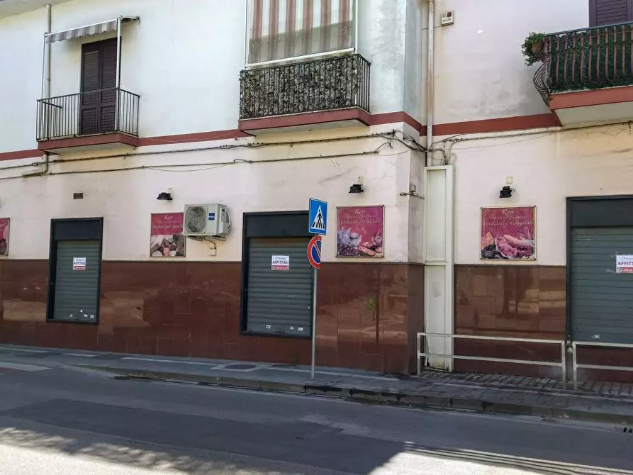 Immagine 4 di Negozio in affitto  140 a Casalnuovo Di Napoli